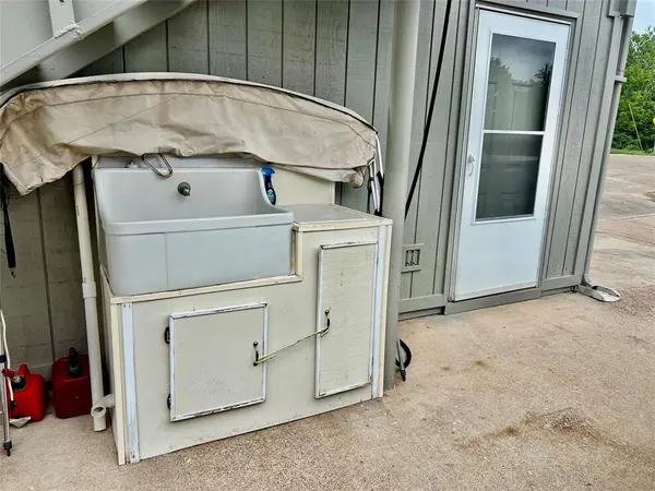 309 Broken Arrow, Comanche, TX 76442