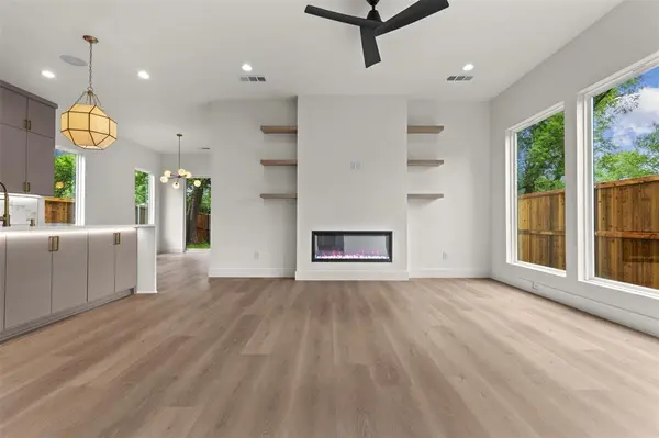 2010 Life Avenue, Dallas, TX 75212