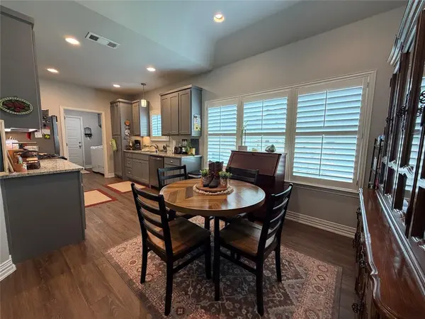 102 N McKown Avenue N, Sherman, TX 75092