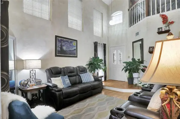 1637 Arbor Ridge Drive, Fort Worth, TX 76112