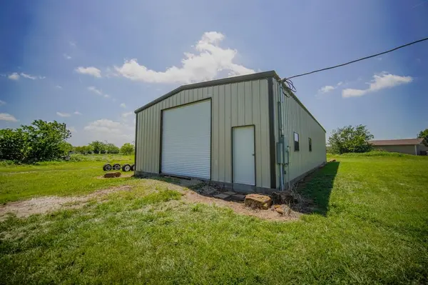 1201 Synterra Estates Loop, Jacksboro, TX 76458