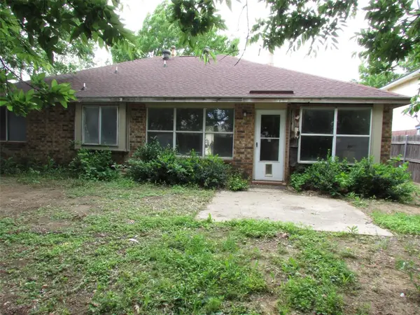 8337 Cloverglen Lane, Fort Worth, TX 76123