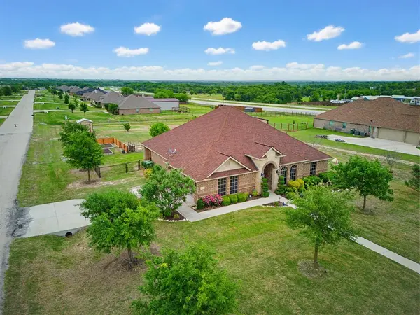 122 Highland Hills Boulevard, Decatur, TX 76234