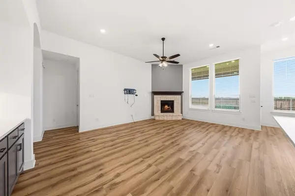 1111 Briar Oak Lane, Mansfield, TX 76063