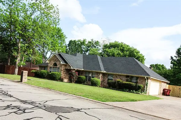 812 Mockingbird Street, Bonham, TX 75418