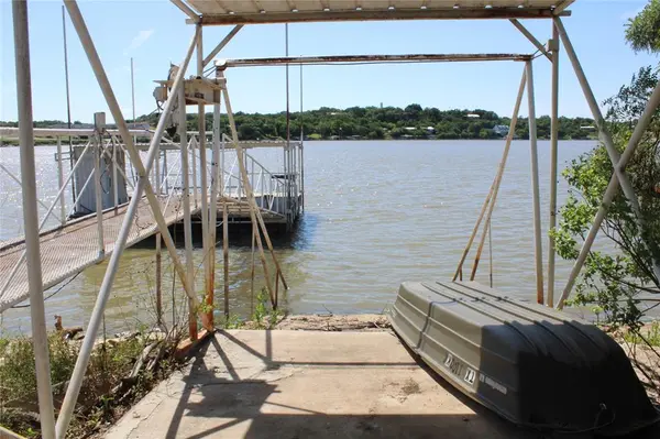 225 Avolyne Avenue, Brownwood, TX 76801