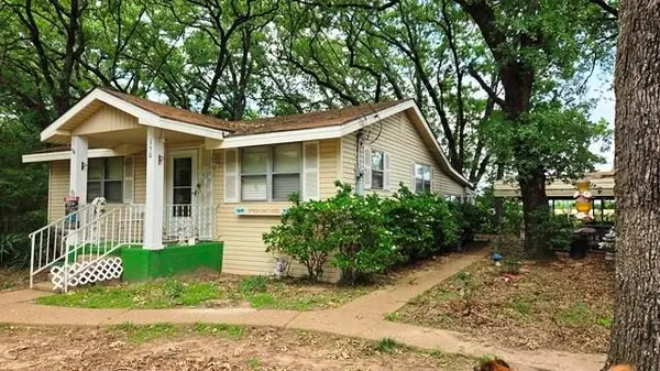 150 Meadow Lake Drive, Gun Barrel City, TX 75156