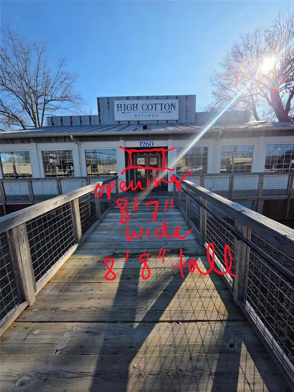 1260 Clarksville Street, Paris, TX 75460