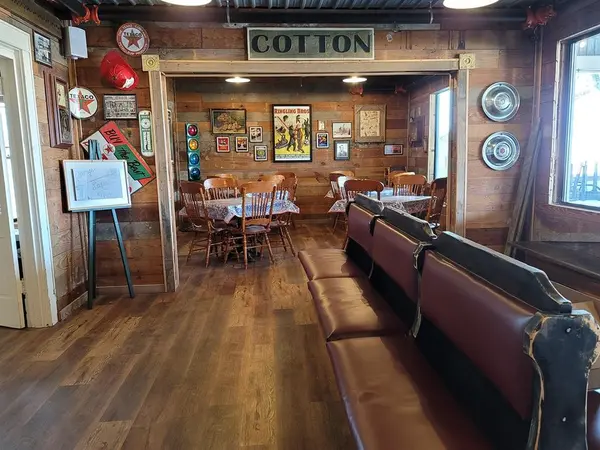 1260 Clarksville Street, Paris, TX 75460