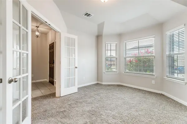 6214 Halton Dr, Aubrey, TX 76227