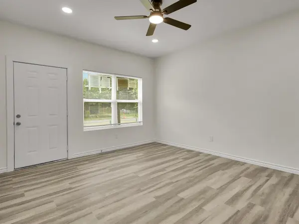 3526 Elsie Faye Heggins Street, Dallas, TX 75210