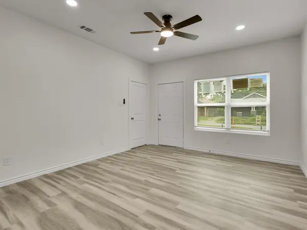 3526 Elsie Faye Heggins Street, Dallas, TX 75210