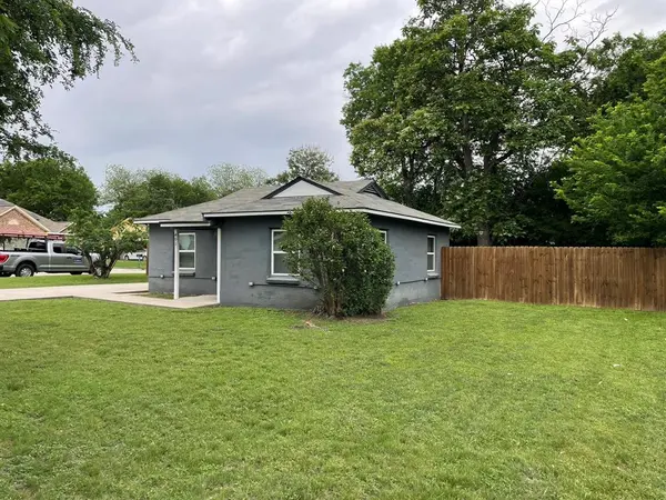 401 S Mcentire Court, White Settlement, TX 76108