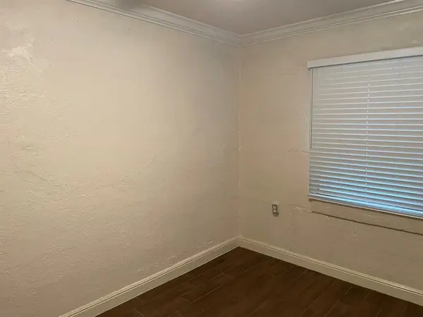 401 S Mcentire Court, White Settlement, TX 76108