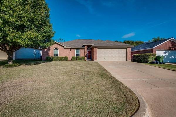 3005 Dove Valley Lane, Mansfield, TX 76063