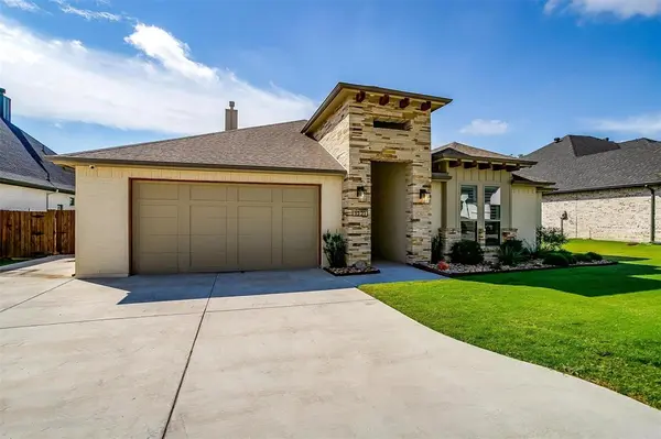 1221 Crown Valley Drive, Weatherford, TX 76087