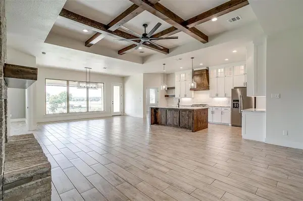 1221 Crown Valley Drive, Weatherford, TX 76087