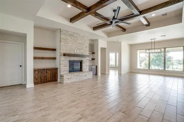 1221 Crown Valley Drive, Weatherford, TX 76087