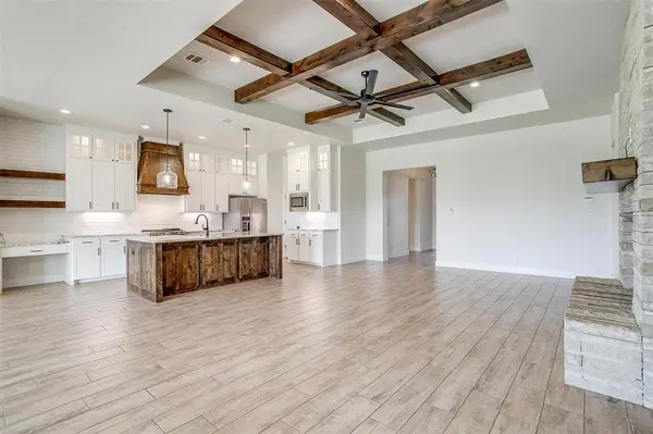 1221 Crown Valley Drive, Weatherford, TX 76087