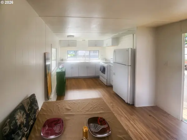 7635 SE JOHNSON CREEK BLVD, Portland, OR 97206