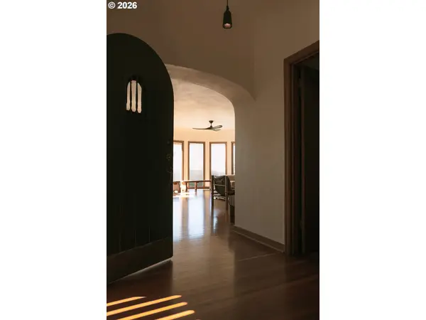 6015 SE SALMON ST, Portland, OR 97215