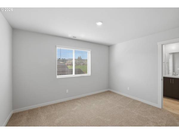 51092 SW Klompen ST, Scappoose, OR 97056