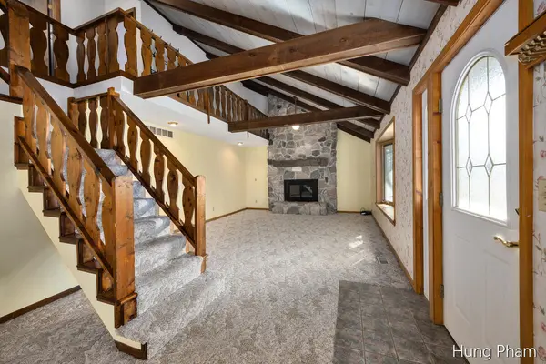 7724 W Lake DR, Morton Twp, MI 49346