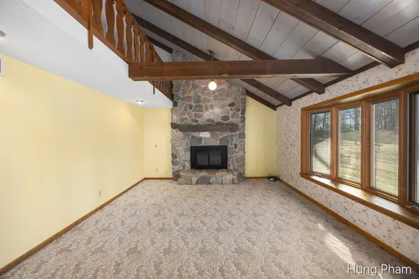 7724 W Lake DR, Morton Twp, MI 49346