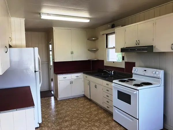 1180 MILILANI ST, Hilo, HI 96720