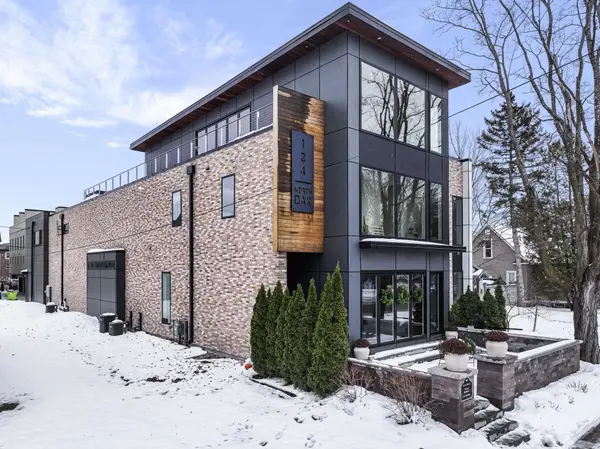 124 N Oak ST, Traverse City, MI 49684