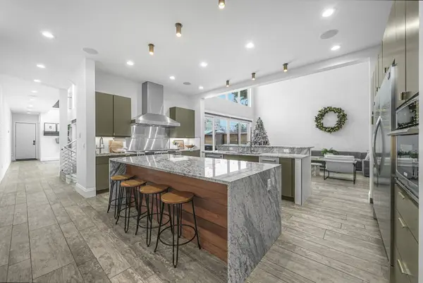 124 N Oak ST, Traverse City, MI 49684