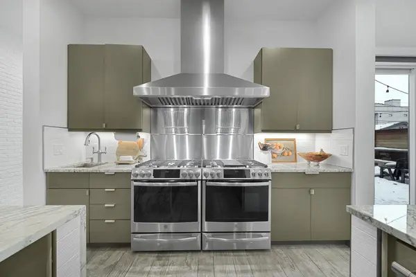 124 N Oak ST, Traverse City, MI 49684