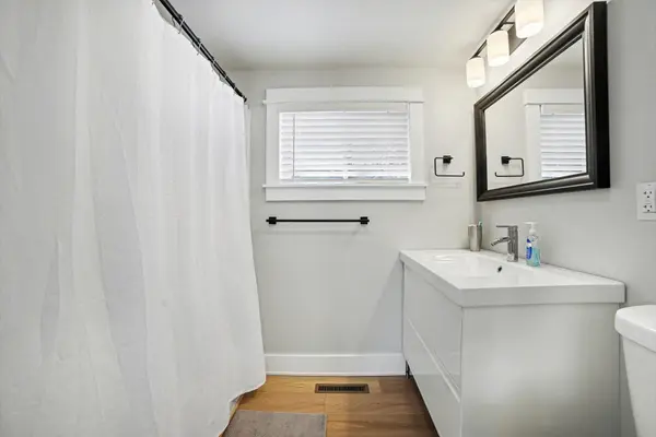 810 N Kinney AVE, Pleasant, MI 48858