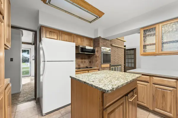 219 Ottawa DR, City Of Troy, MI 48085