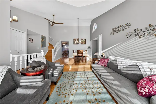 137 Woodbrook RD SW, Calgary, AB T2W 6C6