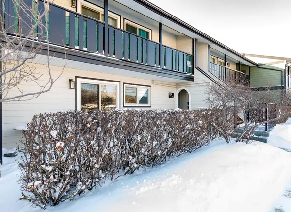 54 Bell ST #125, Red Deer, AB T4R 1M8