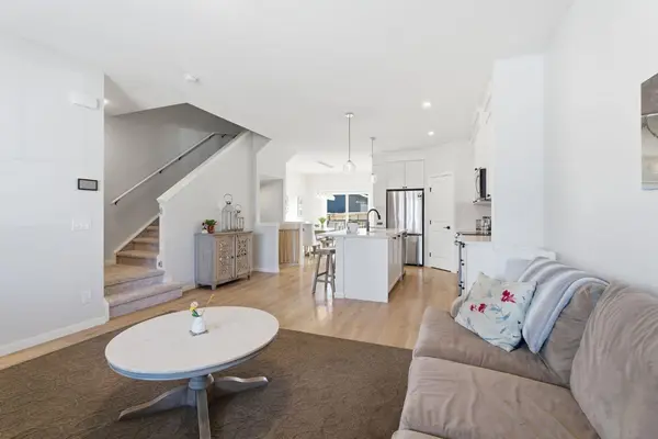 359 Fireside WAY, Cochrane, AB T4C 3A9