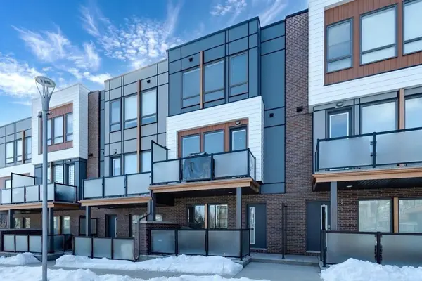 146 Norford Common NW, Calgary, AB T3B 6G6