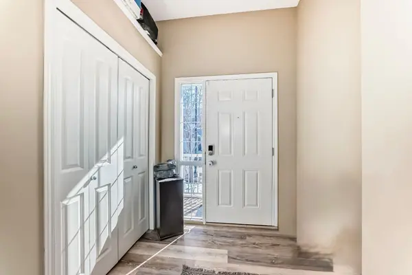 800 Yankee Valley BLVD SE #602, Airdrie, AB T4A 2L3