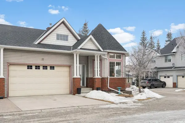 17 Prestwick Pond TER SE, Calgary, AB T2Z 3Z7