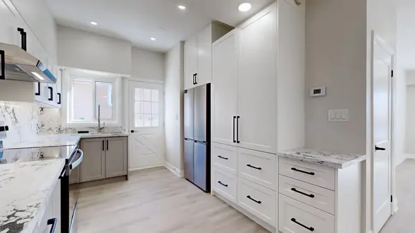 56 Niantic CRES #Main, Toronto C13, ON M3A 2H7