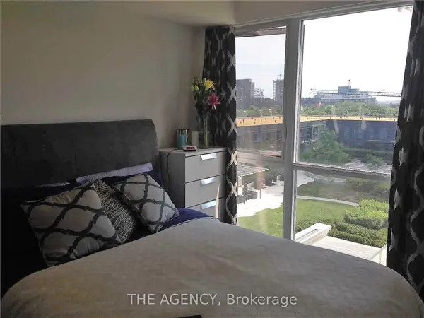 170 Sumach ST #711, Toronto C08, ON M5A 0C3