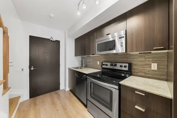 775 King ST W #425, Toronto C01, ON M5V 2K3