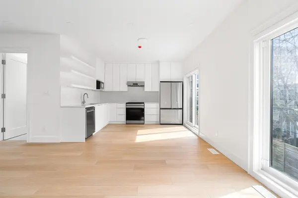 21 Farnham AVE #Laneway, Toronto C02, ON M4V 1H6