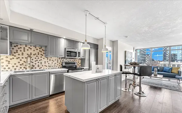 25 Capreol CT #1505, Toronto C01, ON M5V 3Z7