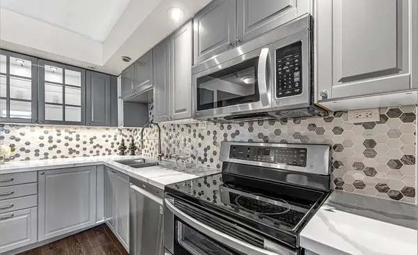 25 Capreol CT #1505, Toronto C01, ON M5V 3Z7