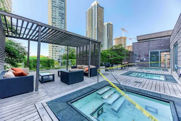 121 Mcmahon DR #2502, Toronto C15, ON M2K 0C1