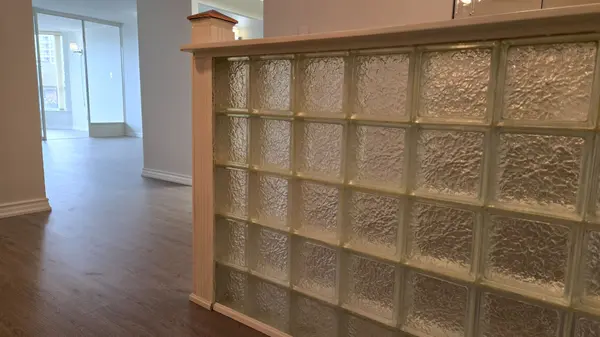 1880 Valley Farm RD #423, Pickering, ON L1V 6B3