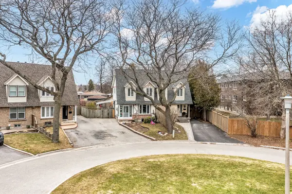 318 Rondeau CT, Oshawa, ON L1J 6N4