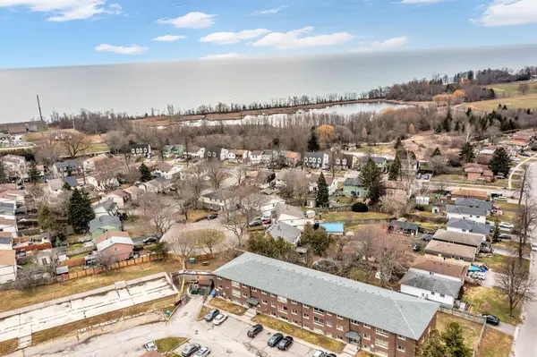 318 Rondeau CT, Oshawa, ON L1J 6N4